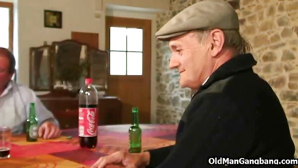 Die kostenlose filme xxx kurzhaarige brünette Süße fingert gerne ihre feuchte Möse zum Orgasmus