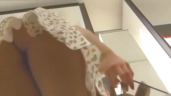 Heiße asiatische Brünette fingert ihre eigene Muschi xxx filme free und spielt mit natürlichen Titten