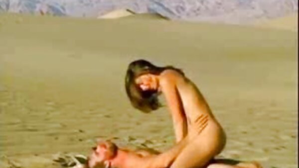 Die üppige, pralle, schwarze BBW genießt es, Missionarin in ihre Fotze gefickt zu werden free sex filme