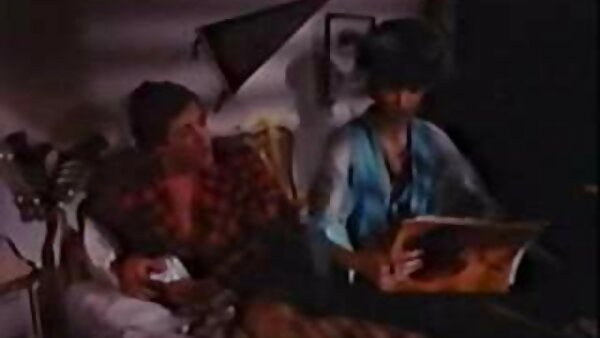 Versaute gratis pornografische filme blonde Hure lutscht fetten Arschschwanz auf einem Boarwalk im Freien